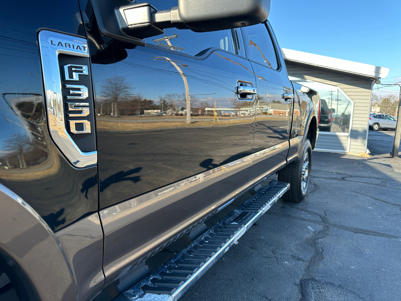 Ford F-350 SD Lariat Crew Cab Short Bed 4WD 2017