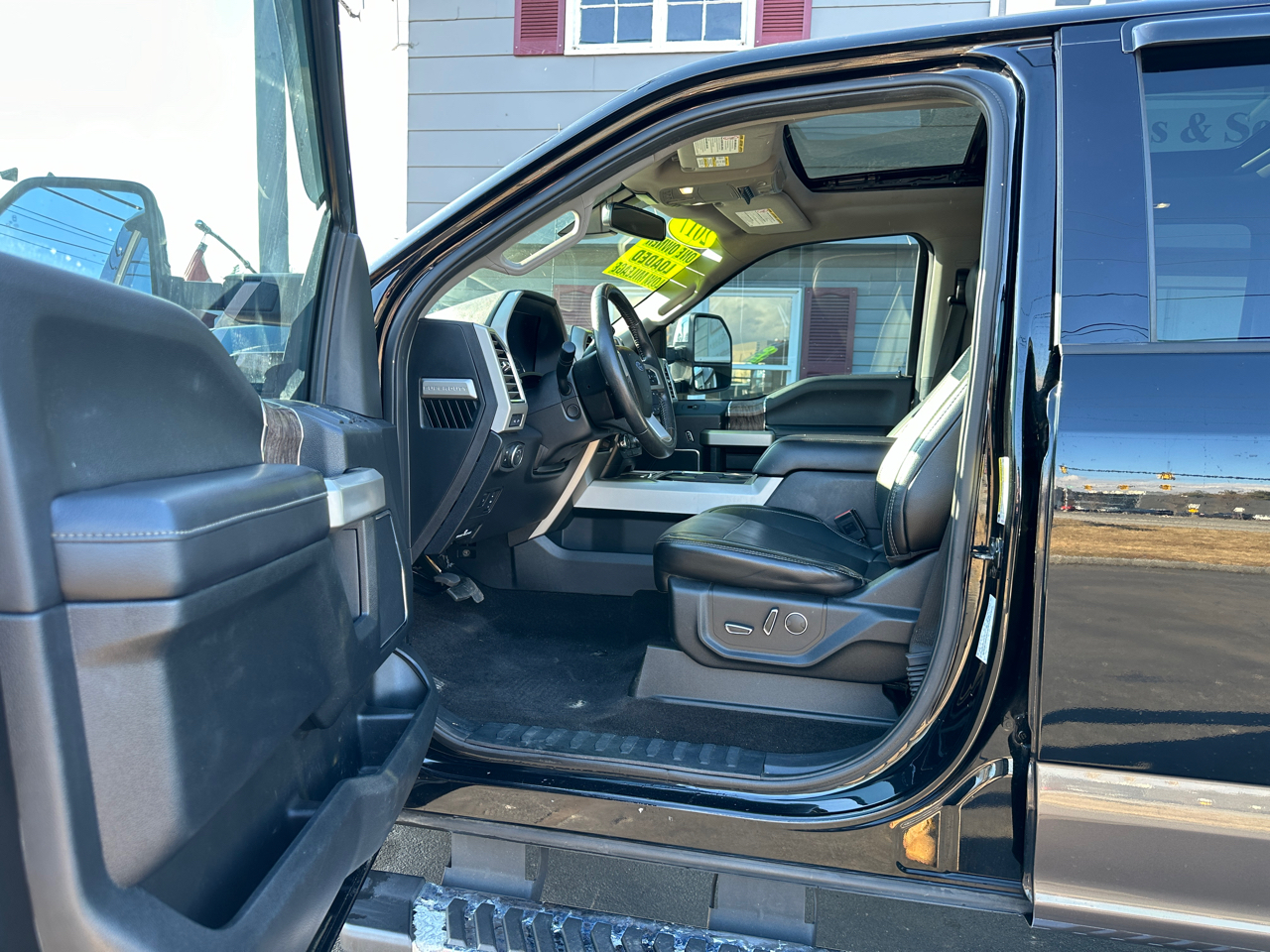 Ford F-350 SD Lariat Crew Cab Short Bed 4WD 2017