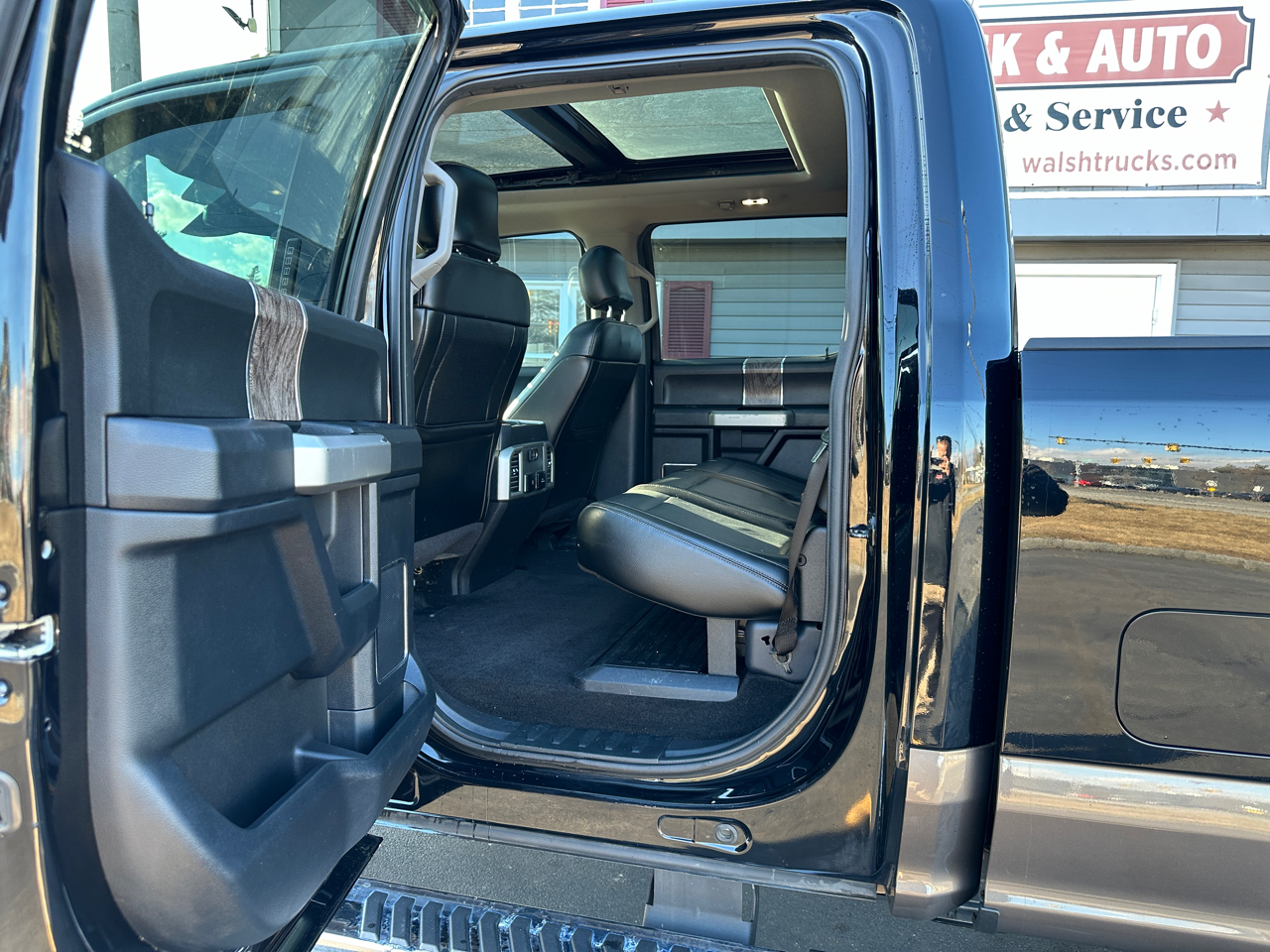 Ford F-350 SD Lariat Crew Cab Short Bed 4WD 2017