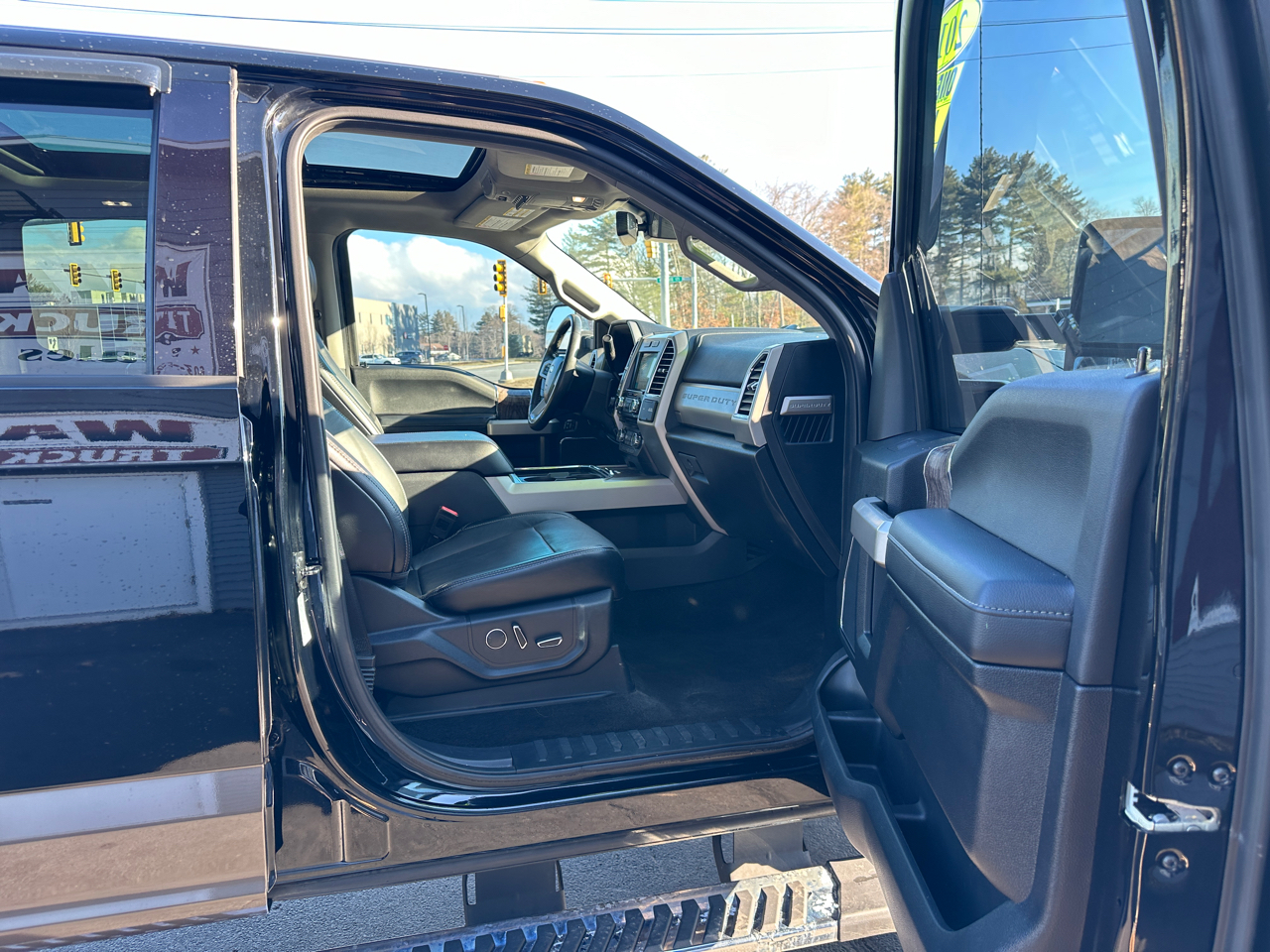 Ford F-350 SD Lariat Crew Cab Short Bed 4WD 2017