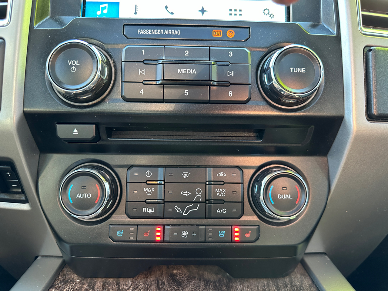 Ford F-350 SD Lariat Crew Cab Short Bed 4WD 2017