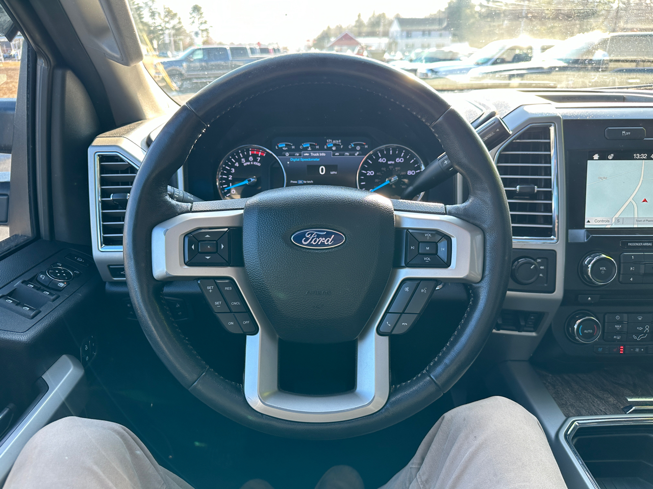 Ford F-350 SD Lariat Crew Cab Short Bed 4WD 2017