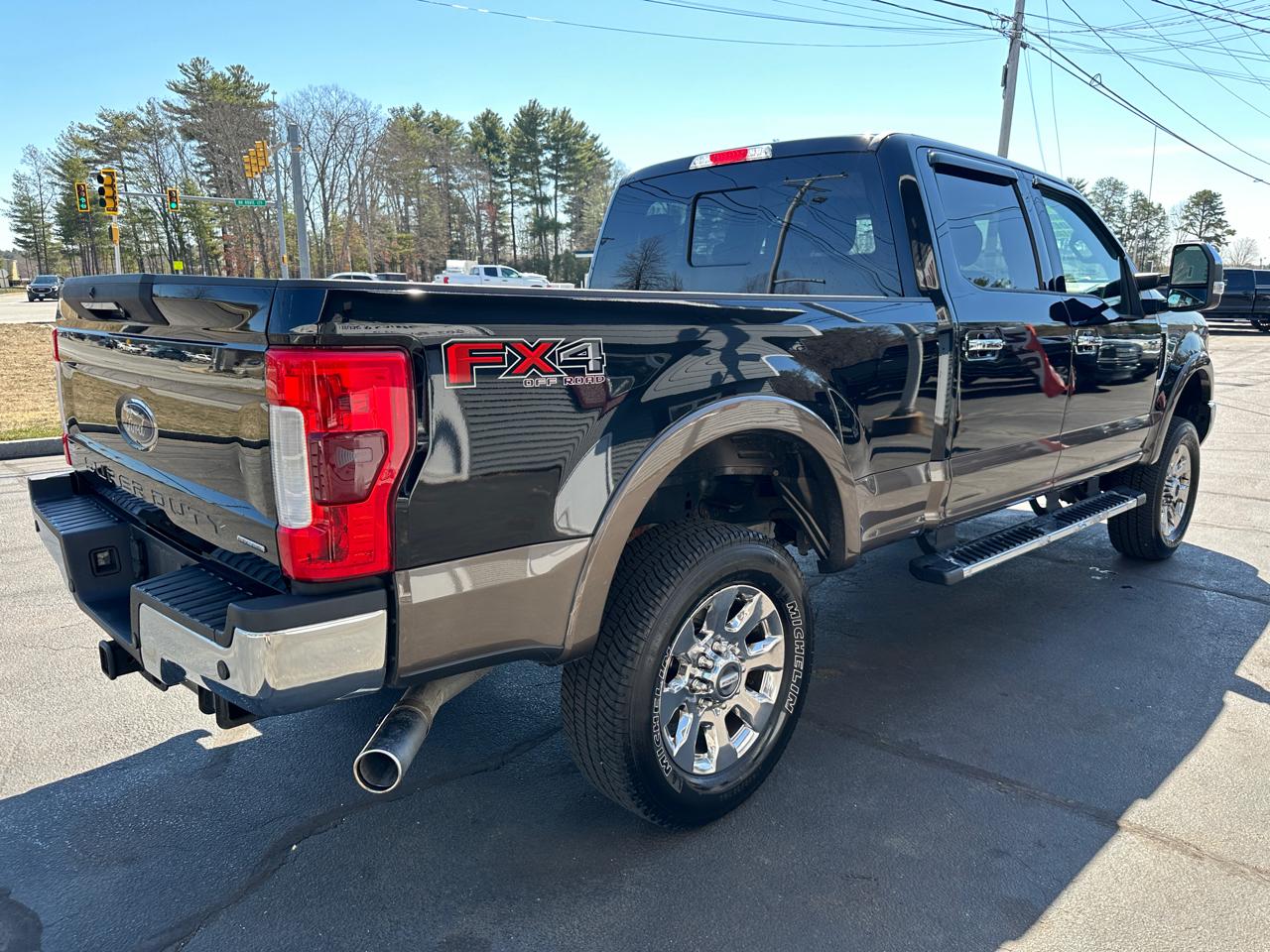 Ford F-350 SD Lariat Crew Cab Short Bed 4WD 2017