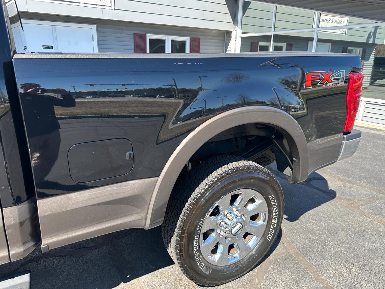 Ford F-350 SD Lariat Crew Cab Short Bed 4WD 2017