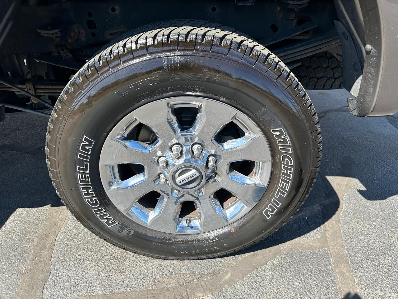 Ford F-350 SD Lariat Crew Cab Short Bed 4WD 2017