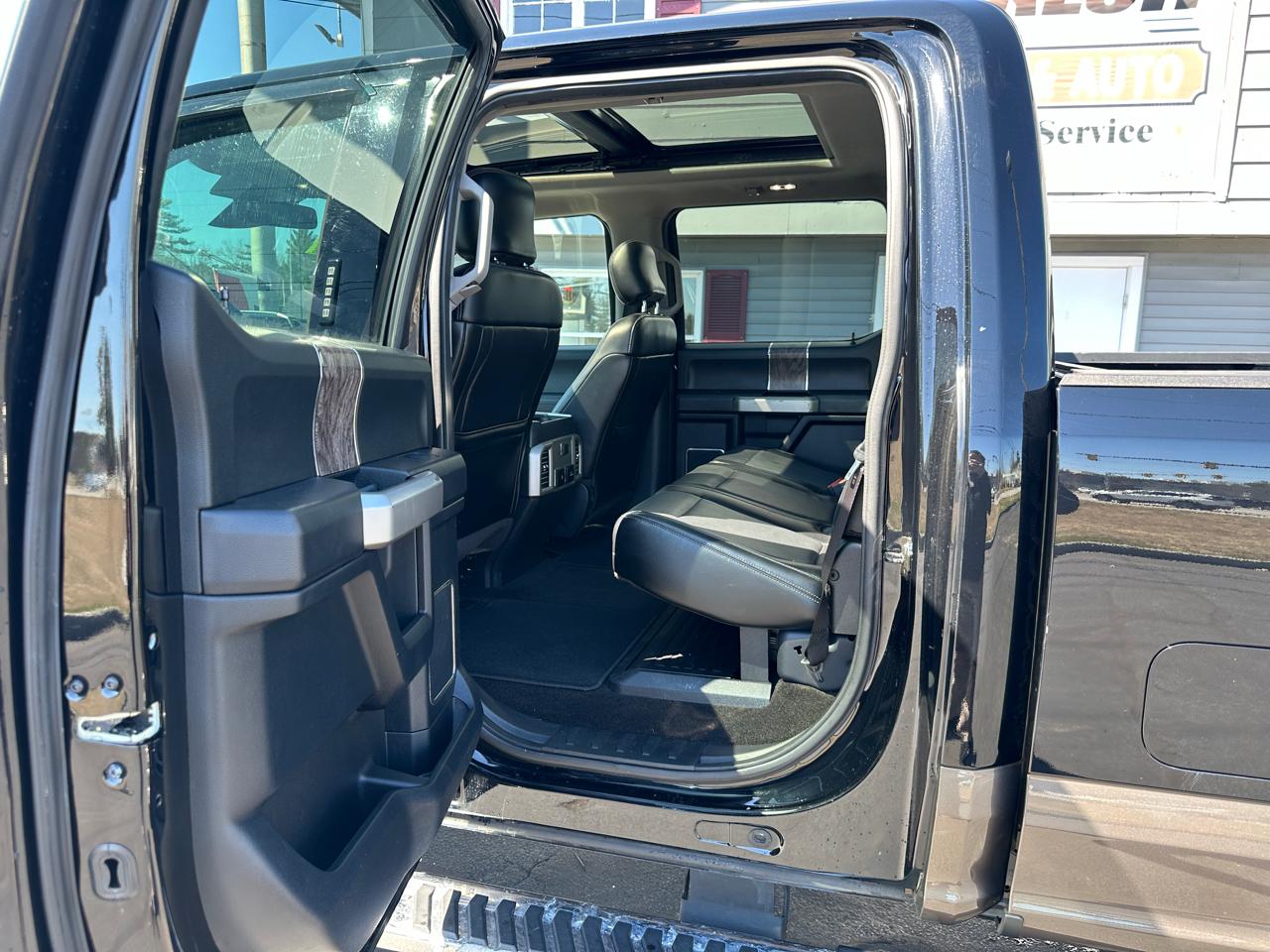 Ford F-350 SD Lariat Crew Cab Short Bed 4WD 2017