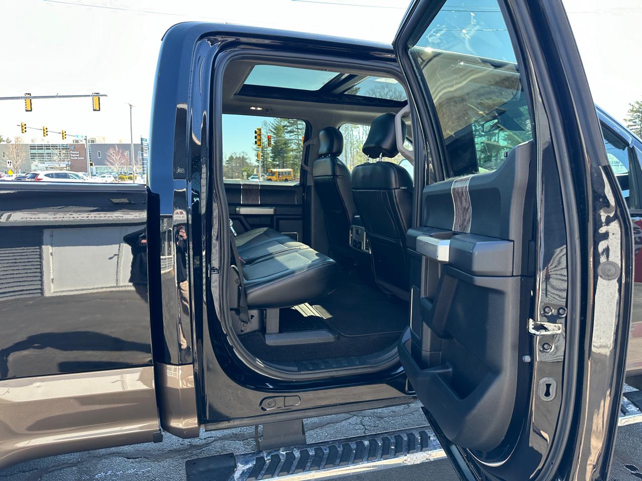 Ford F-350 SD Lariat Crew Cab Short Bed 4WD 2017