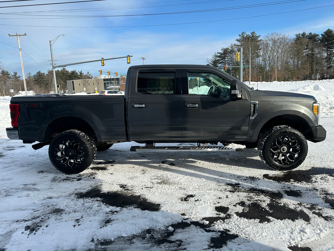 Ford F-250 SD Lariat Crew Cab Short Bed 4WD 2017