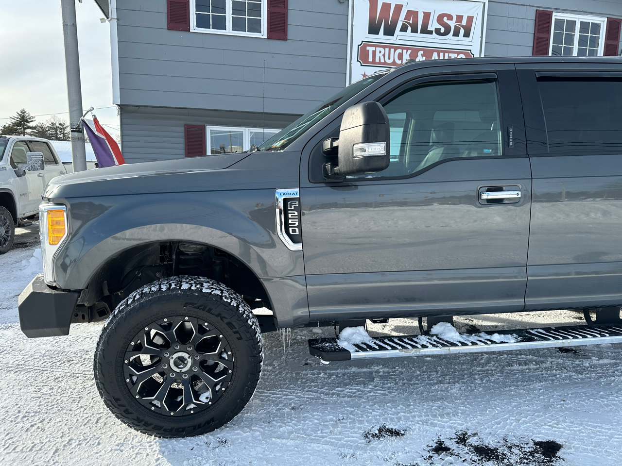 Ford F-250 SD Lariat Crew Cab Short Bed 4WD 2017