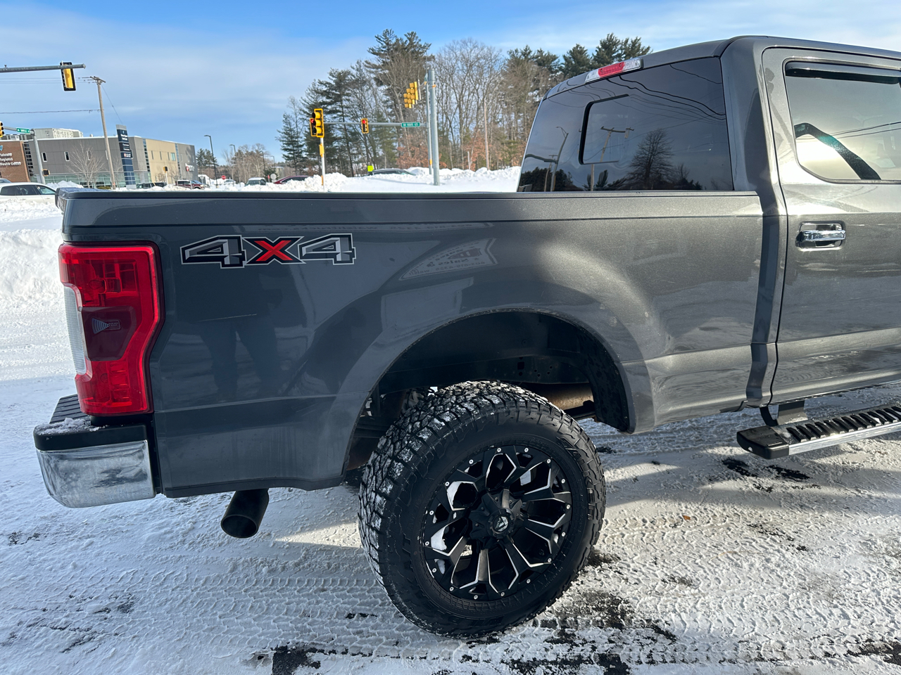 Ford F-250 SD Lariat Crew Cab Short Bed 4WD 2017