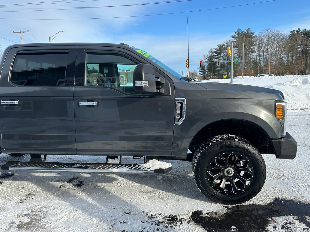 Ford F-250 SD Lariat Crew Cab Short Bed 4WD 2017