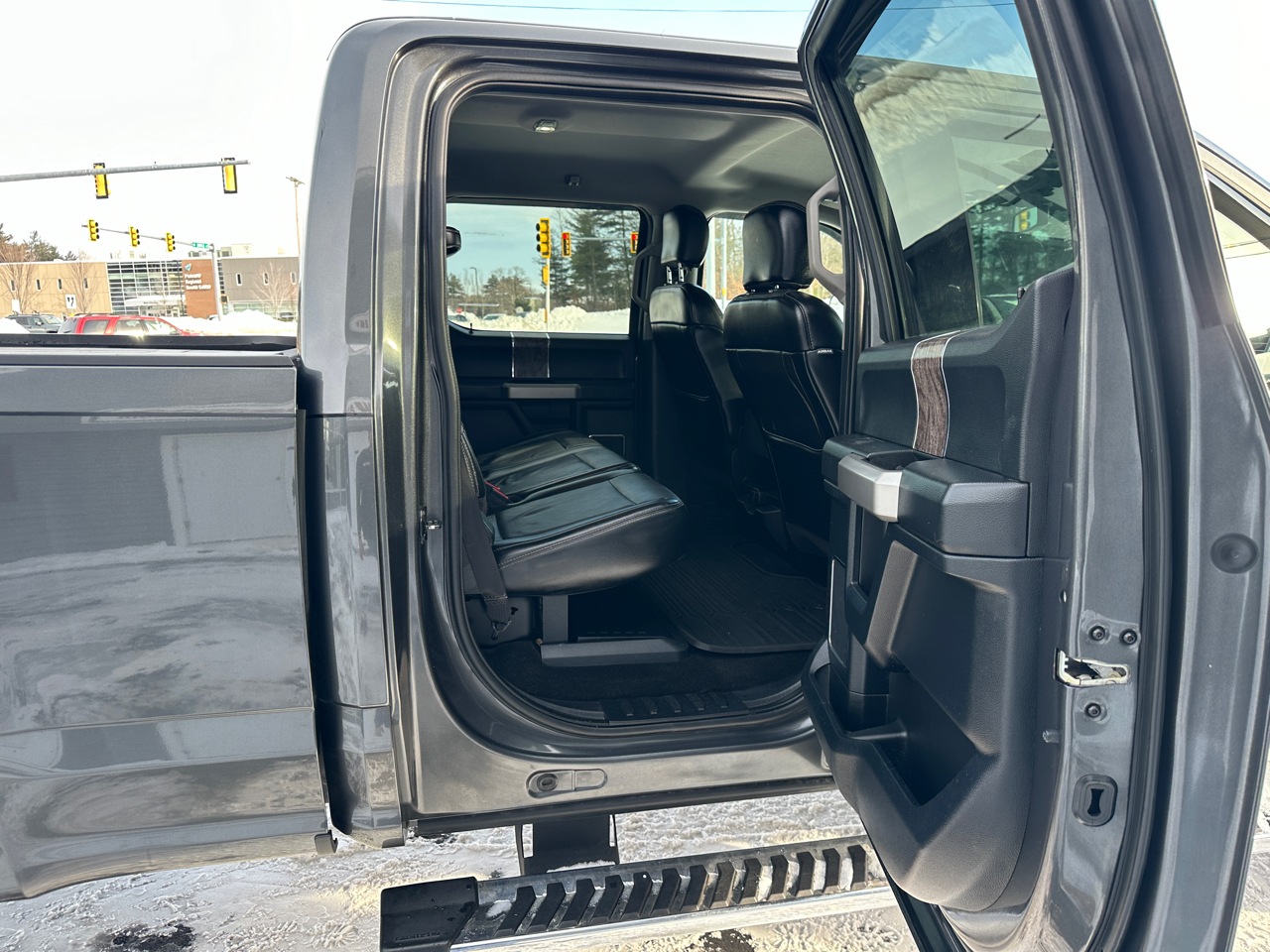 Ford F-250 SD Lariat Crew Cab Short Bed 4WD 2017