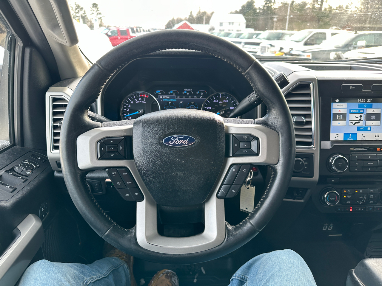 Ford F-250 SD Lariat Crew Cab Short Bed 4WD 2017