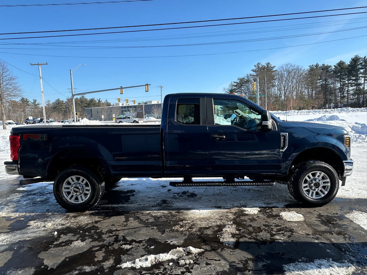 Ford F-250 SD XL SuperCab Long Bed 4WD 2018
