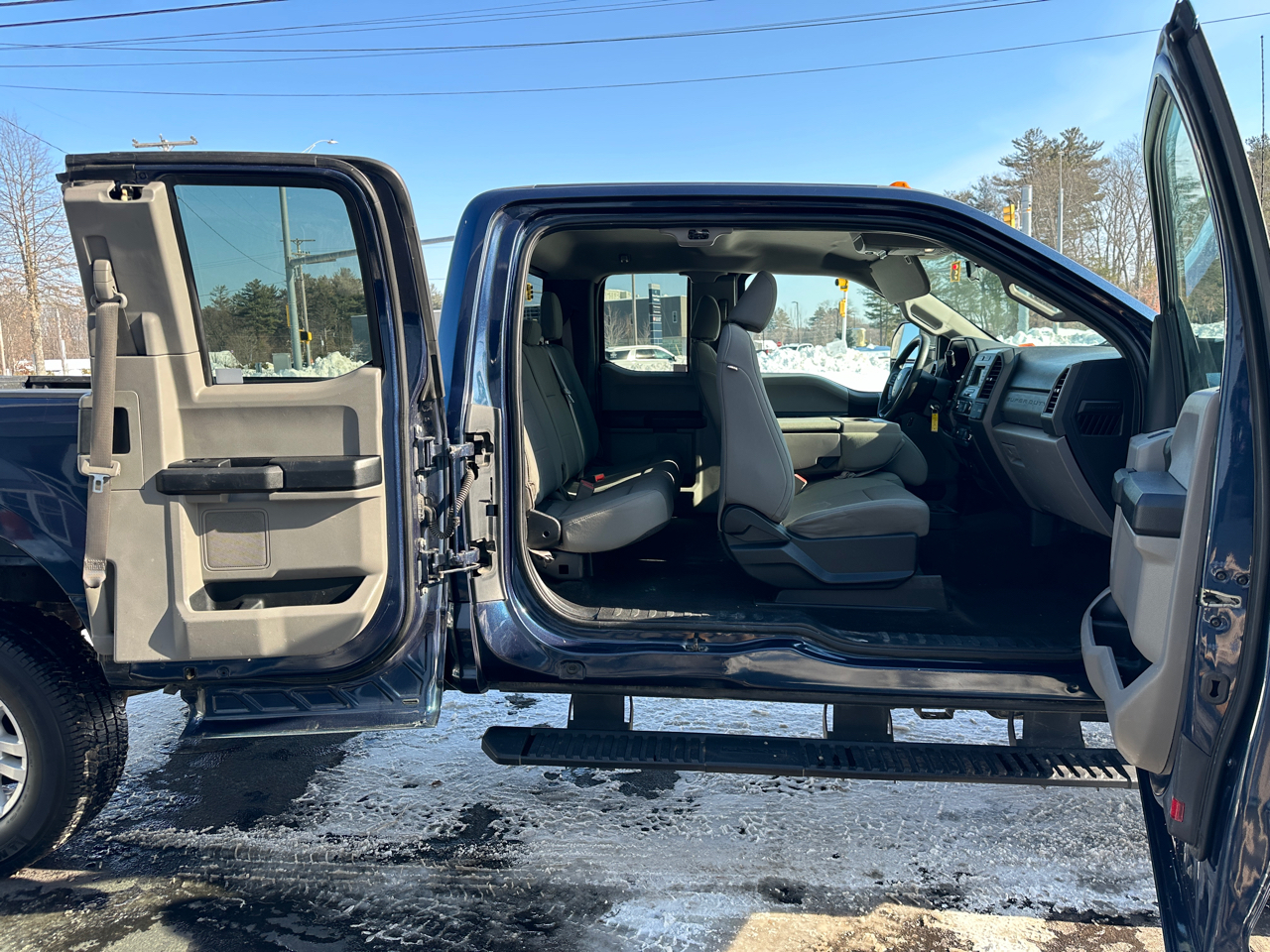 Ford F-250 SD XL SuperCab Long Bed 4WD 2018