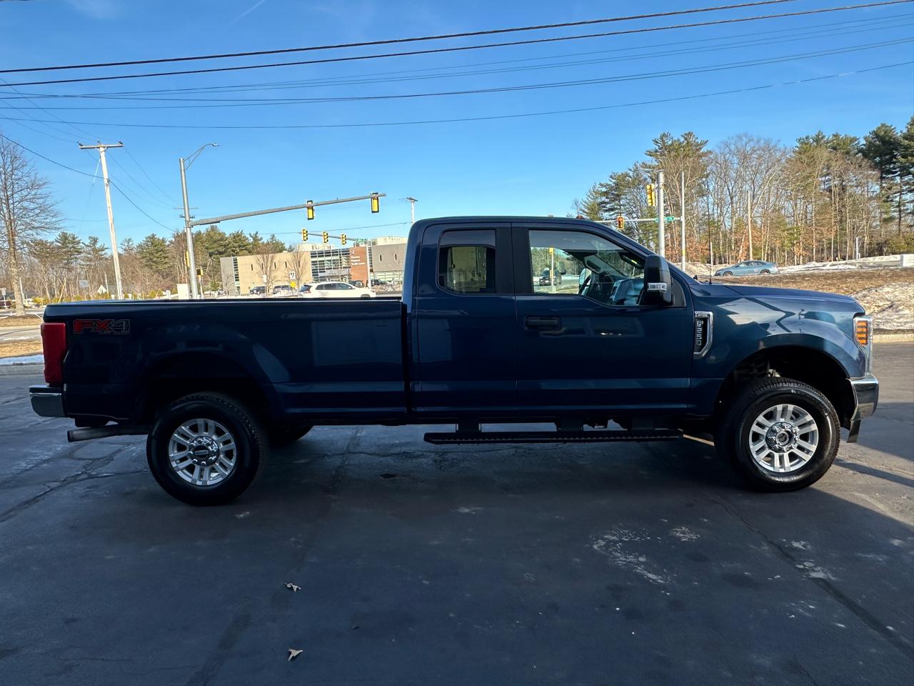 Ford F-250 SD XL SuperCab Long Bed 4WD 2018