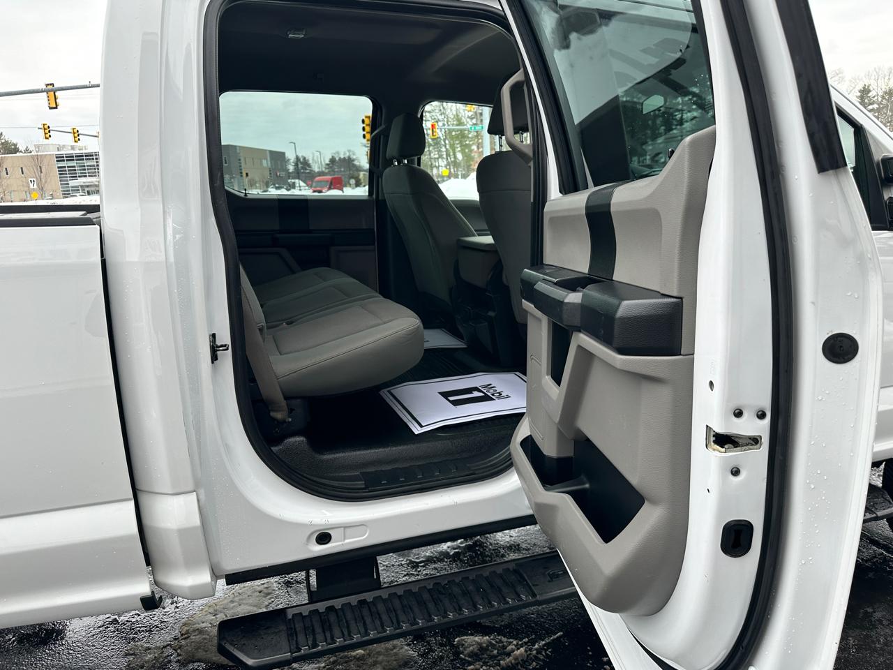 Ford F-250 SD XL Crew Cab Short Bed 4WD 2017