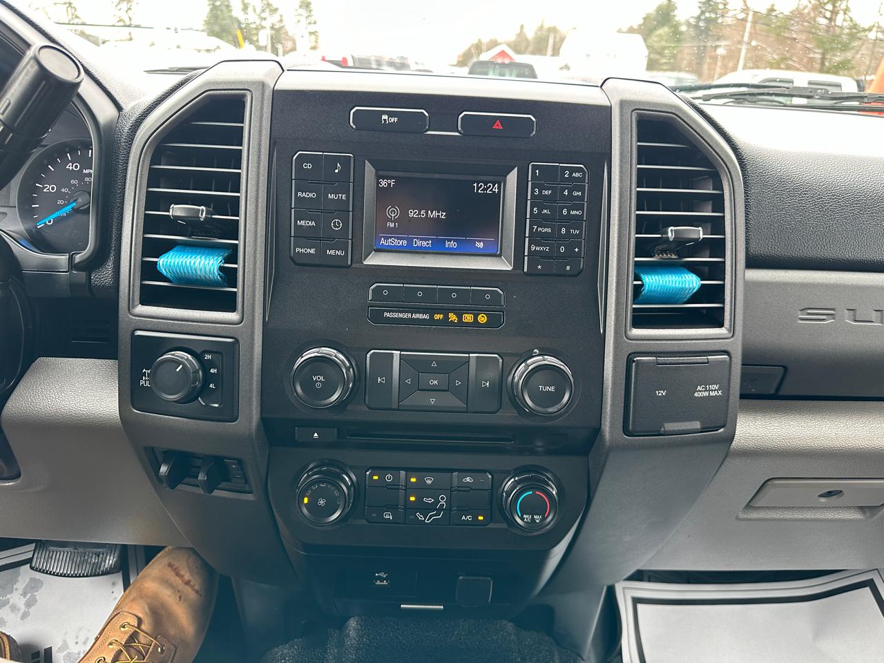 Ford F-250 SD XL Crew Cab Short Bed 4WD 2017