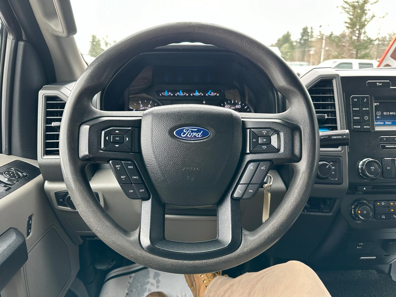 Ford F-250 SD XL Crew Cab Short Bed 4WD 2017