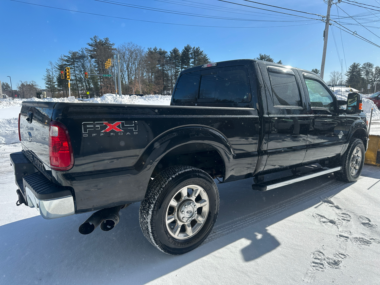 Ford F-350 SD Lariat Crew Cab 4WD 2011