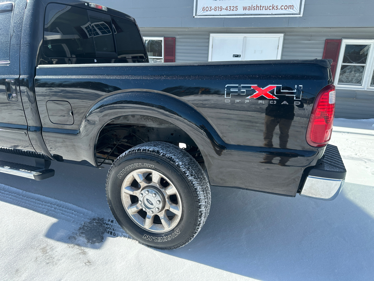 Ford F-350 SD Lariat Crew Cab 4WD 2011