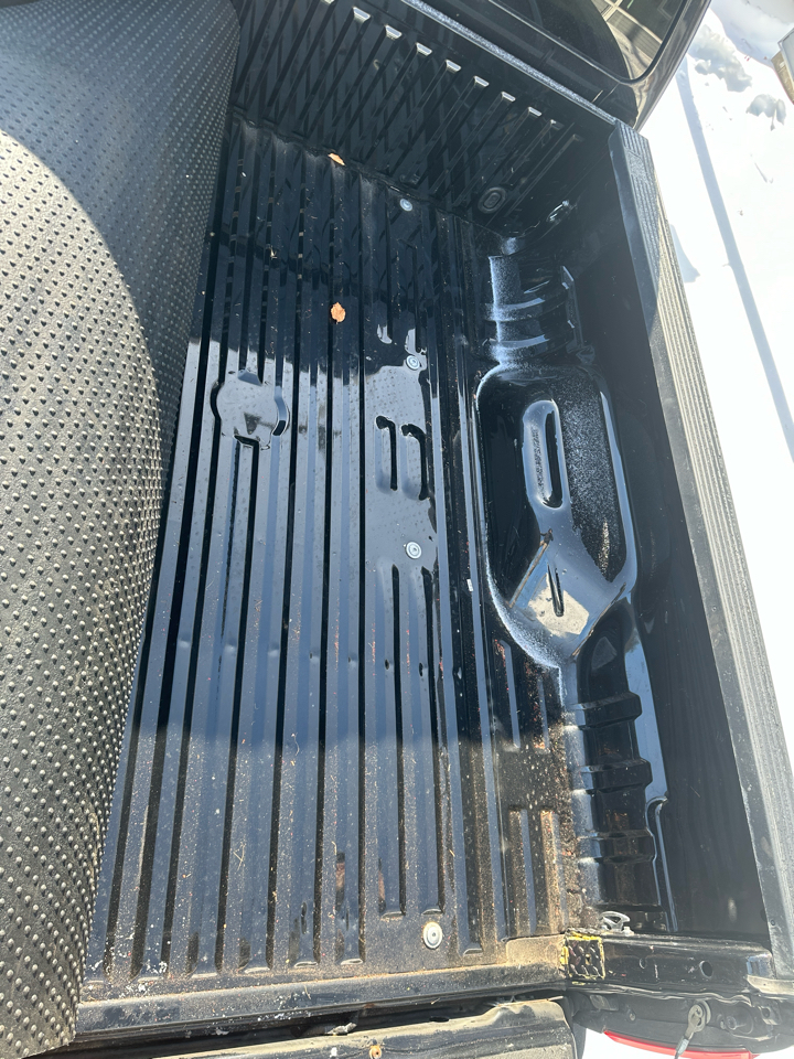 Ford F-350 SD Lariat Crew Cab 4WD 2011