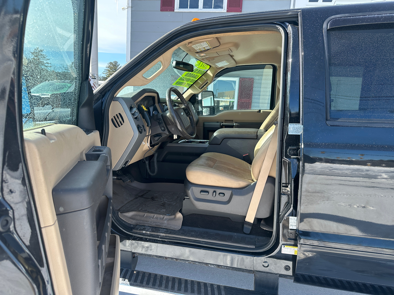 Ford F-350 SD Lariat Crew Cab 4WD 2011