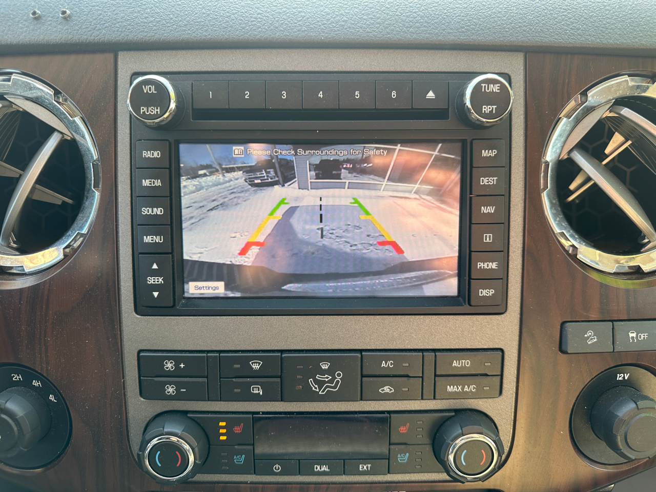 Ford F-350 SD Lariat Crew Cab 4WD 2011