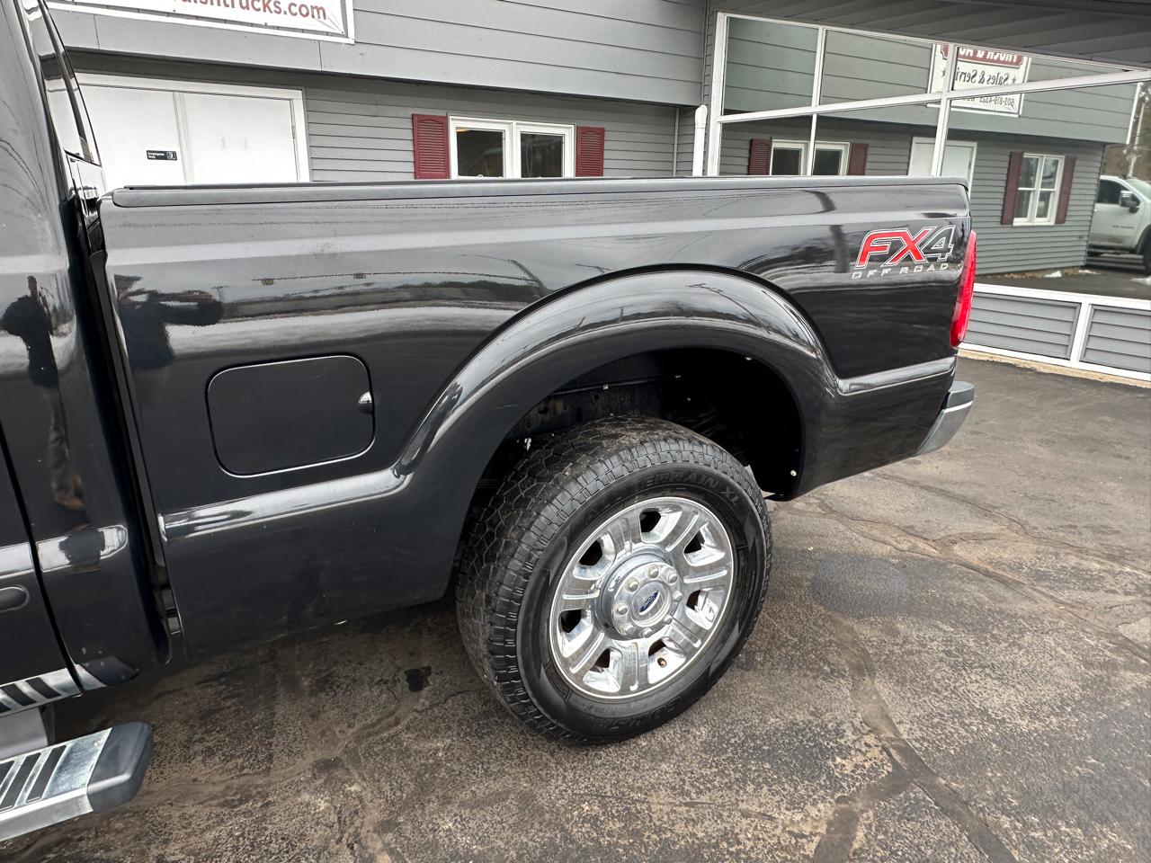 Ford F-250 SD Lariat Crew Cab Short Bed 4WD 2015