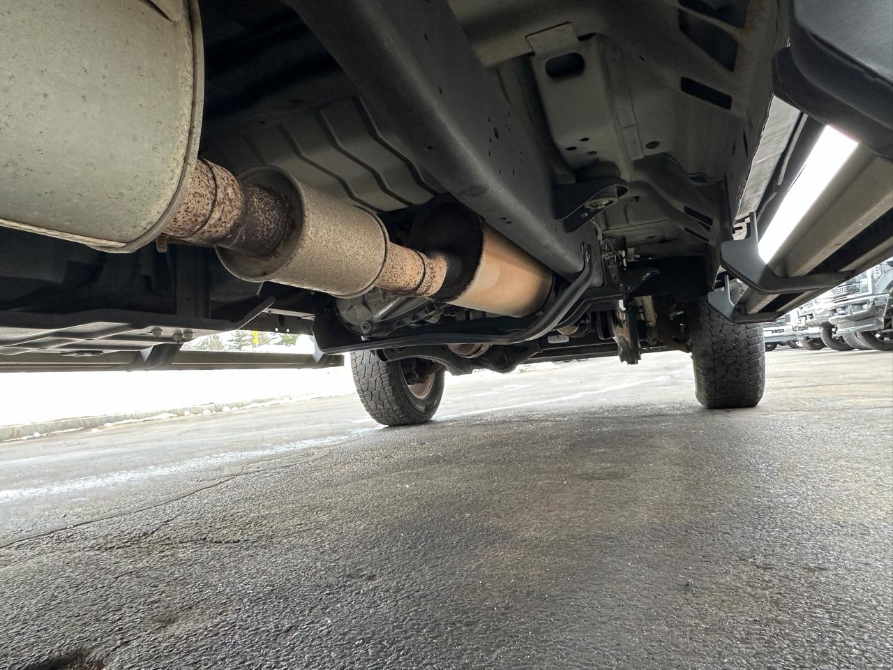 Ford F-250 SD Lariat Crew Cab Short Bed 4WD 2015