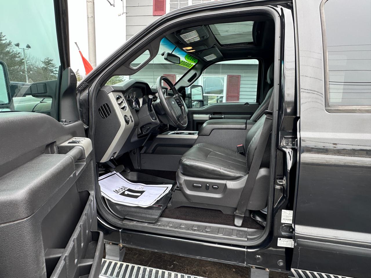 Ford F-250 SD Lariat Crew Cab Short Bed 4WD 2015