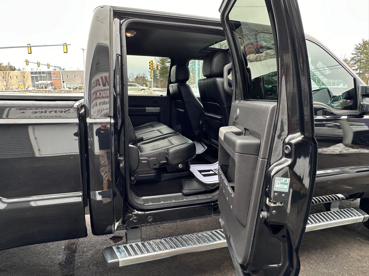 Ford F-250 SD Lariat Crew Cab Short Bed 4WD 2015