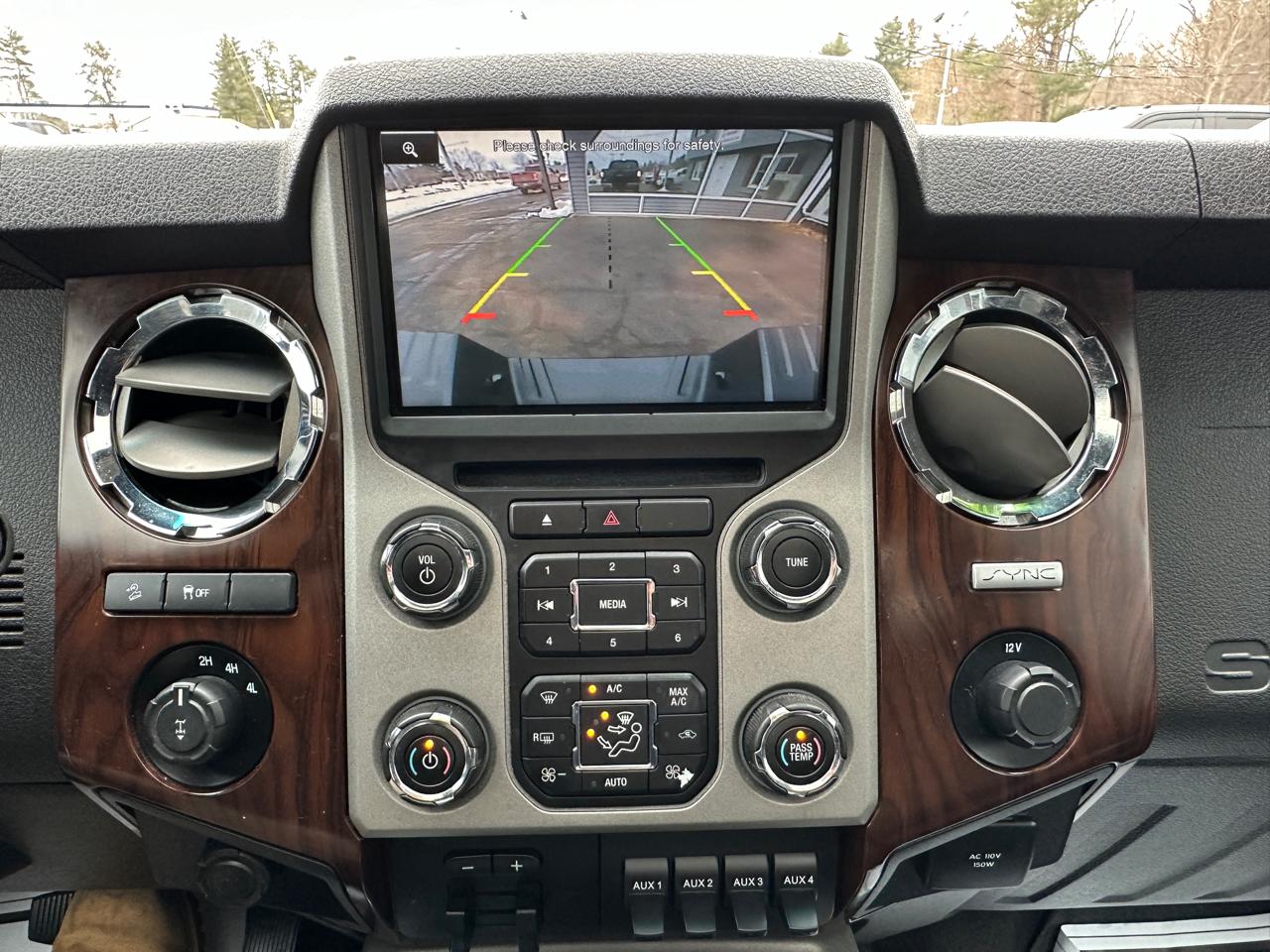 Ford F-250 SD Lariat Crew Cab Short Bed 4WD 2015