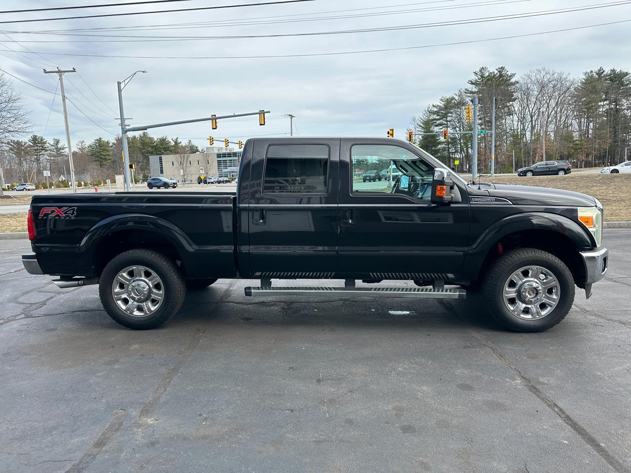 Ford F-250 SD Lariat Crew Cab Short Bed 4WD 2015