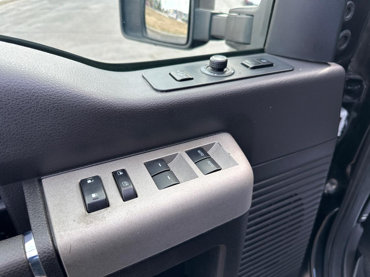 Ford F-250 SD Lariat Crew Cab Short Bed 4WD 2015