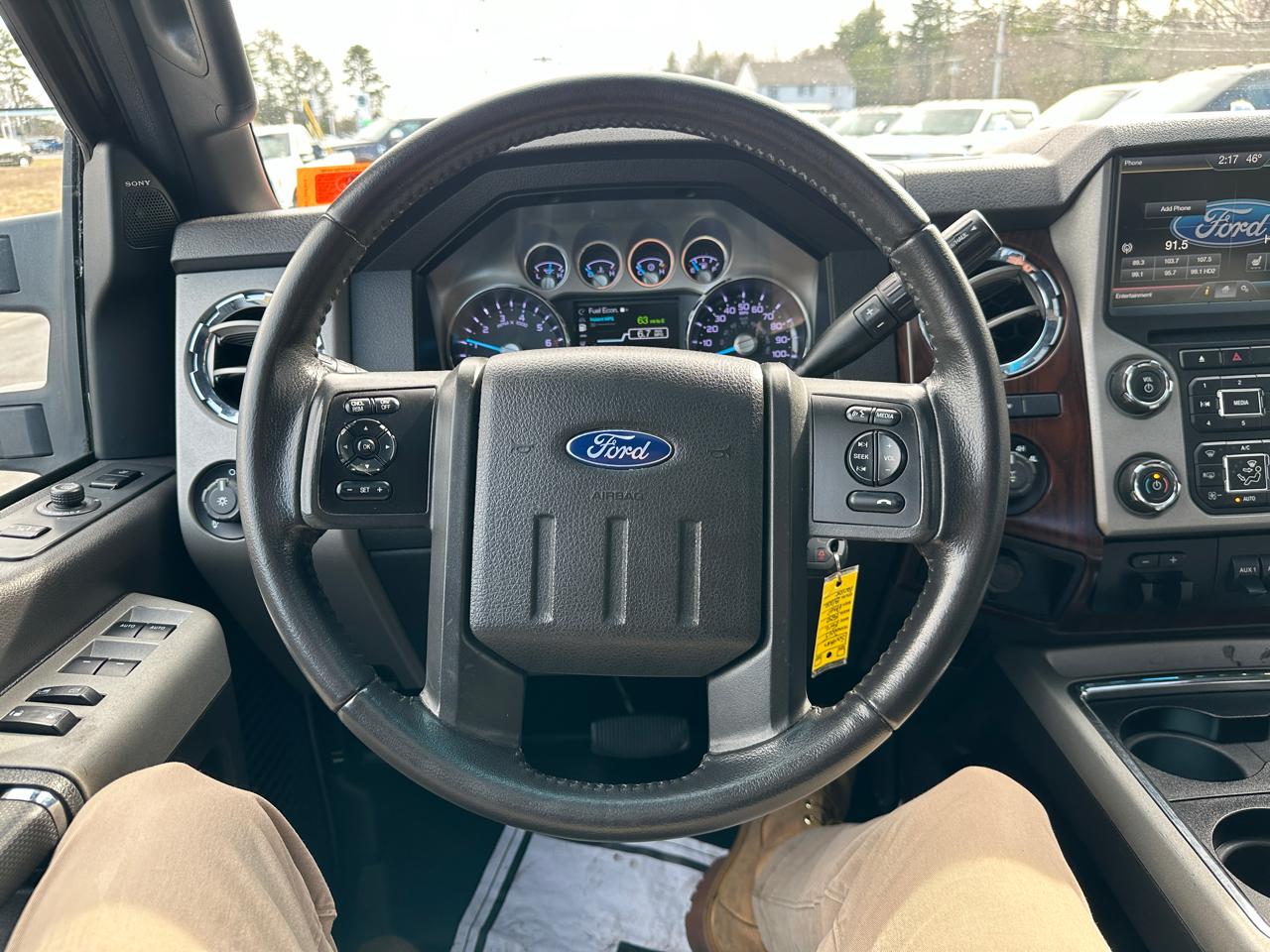 Ford F-250 SD Lariat Crew Cab Short Bed 4WD 2015