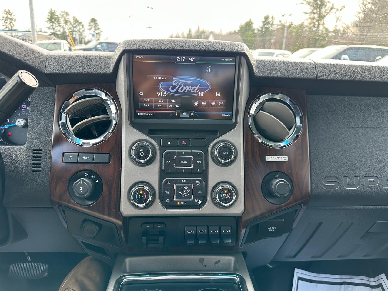 Ford F-250 SD Lariat Crew Cab Short Bed 4WD 2015