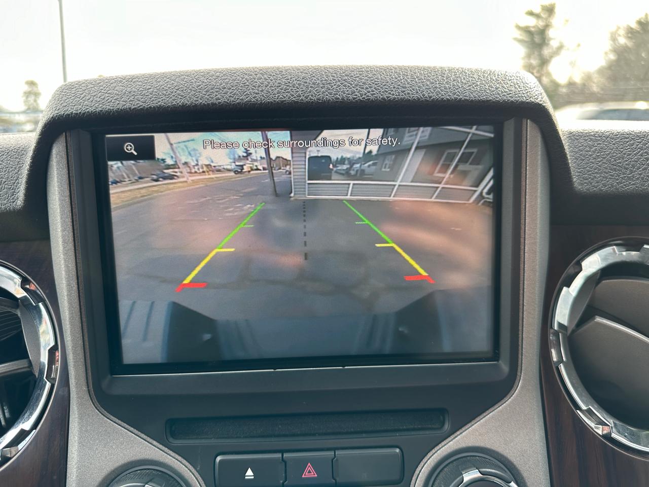 Ford F-250 SD Lariat Crew Cab Short Bed 4WD 2015