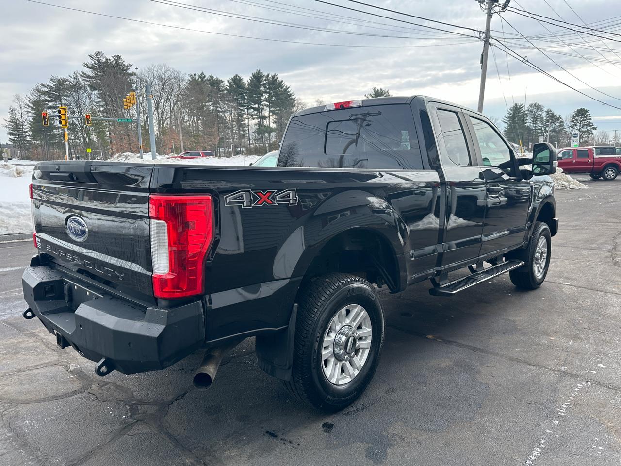 Ford F-250 SD XL SuperCab Short Bed 4WD 2019