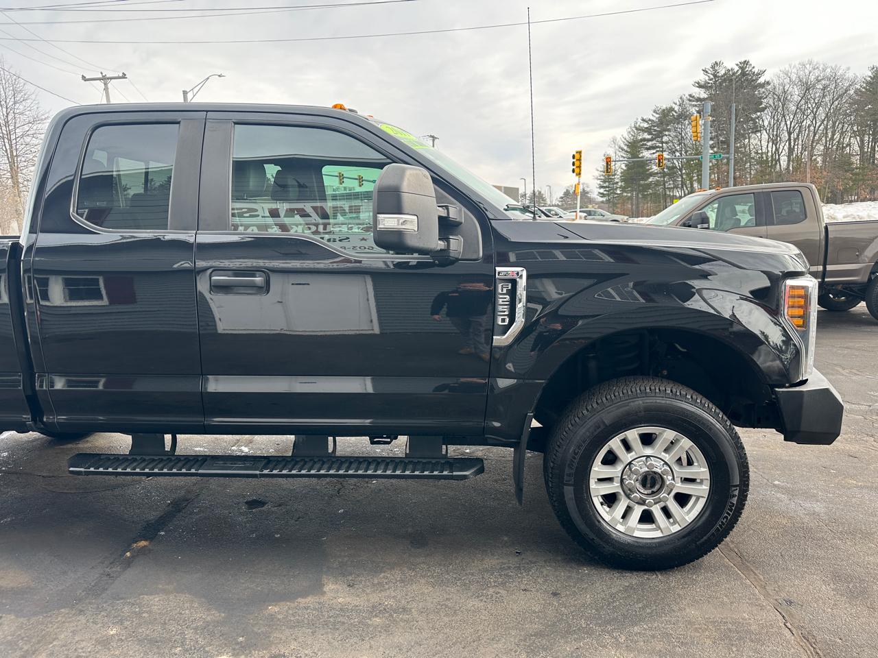Ford F-250 SD XL SuperCab Short Bed 4WD 2019