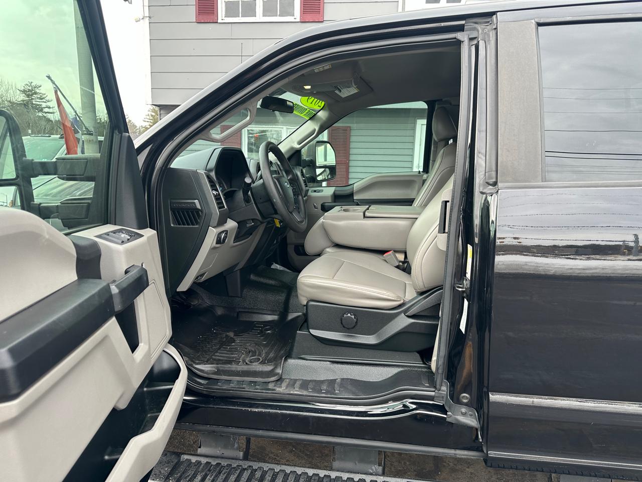 Ford F-250 SD XL SuperCab Short Bed 4WD 2019