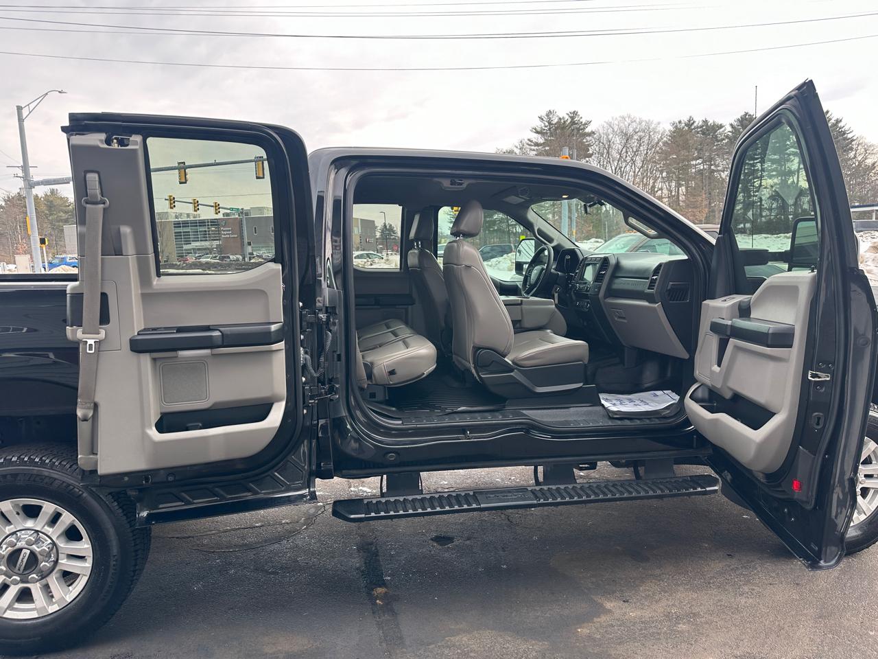 Ford F-250 SD XL SuperCab Short Bed 4WD 2019