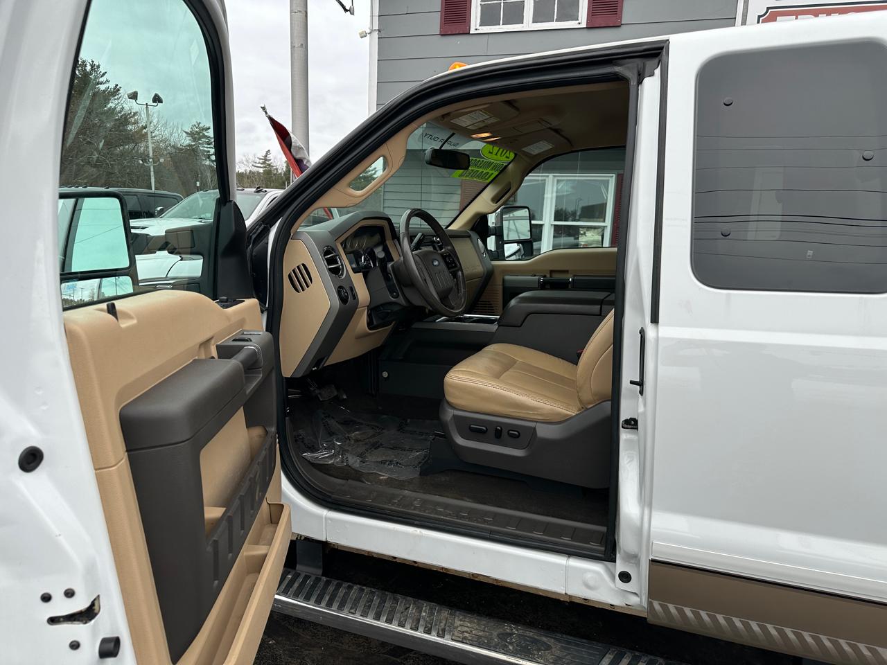 Ford F-350 SD Lariat SuperCab 4WD 2012