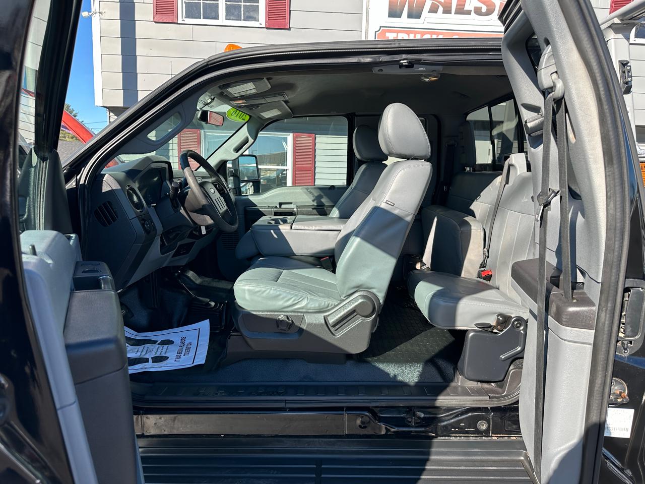 Ford F-250 SD XL SuperCab 4WD 2016