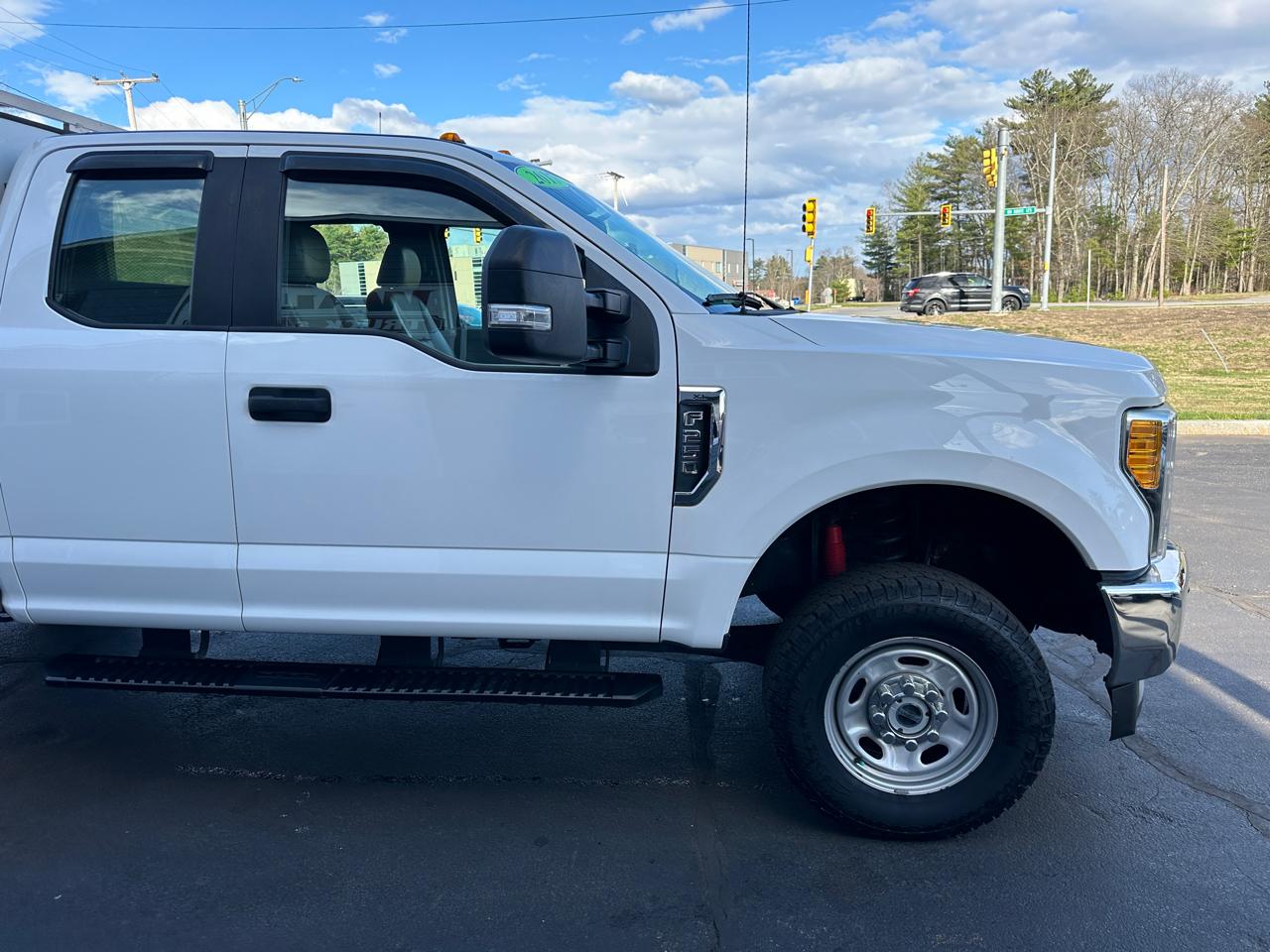Ford F-250 SD XL SuperCab Short Bed 4WD 2017