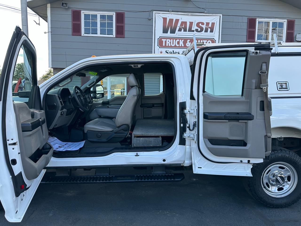 Ford F-250 SD XL SuperCab Short Bed 4WD 2017