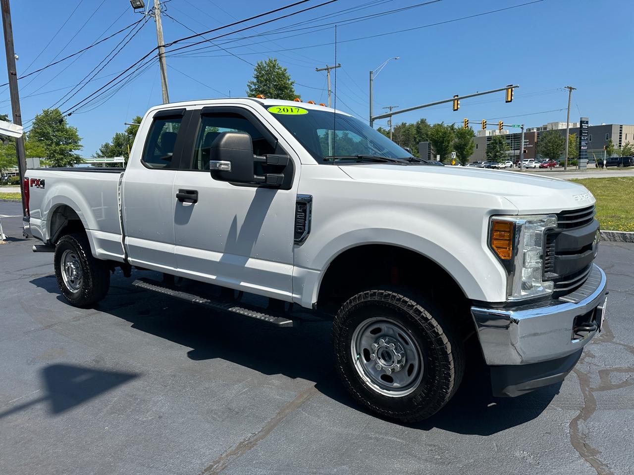 Ford F-250 SD XL SuperCab Short Bed 4WD 2017
