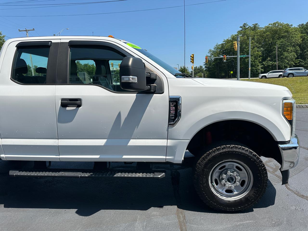 Ford F-250 SD XL SuperCab Short Bed 4WD 2017