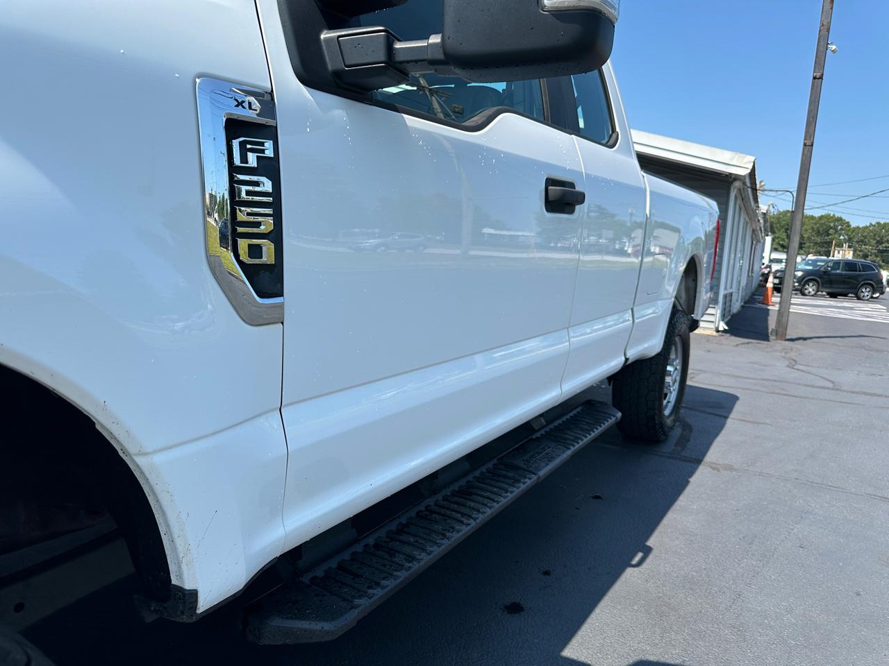 Ford F-250 SD XL SuperCab Short Bed 4WD 2017