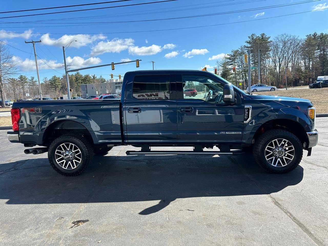Ford F-350 SD Lariat Crew Cab 4WD 2017